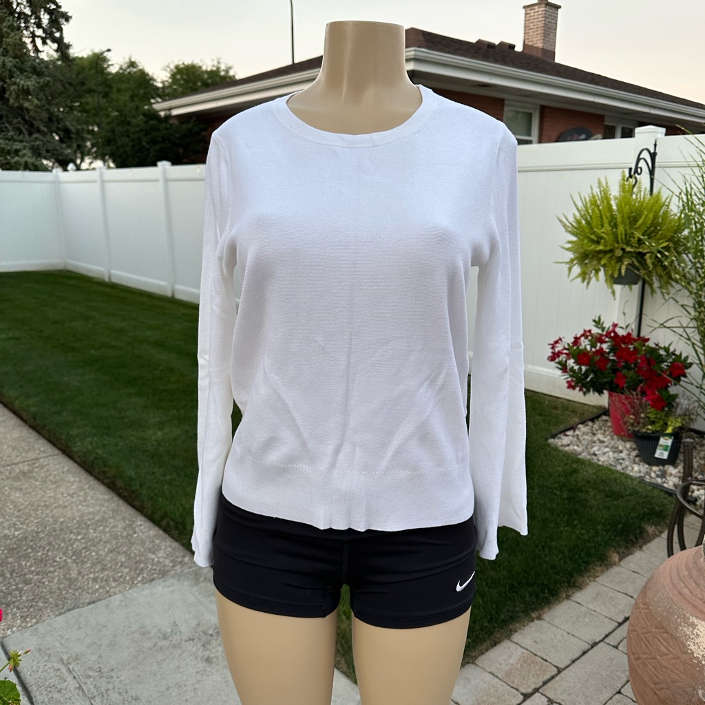 Banana Republic White Sweater Size M